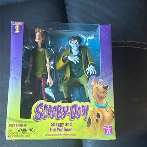 Warner Bros. Scooby-Doo Shaggy and Wolfman Figures - Green and Purple